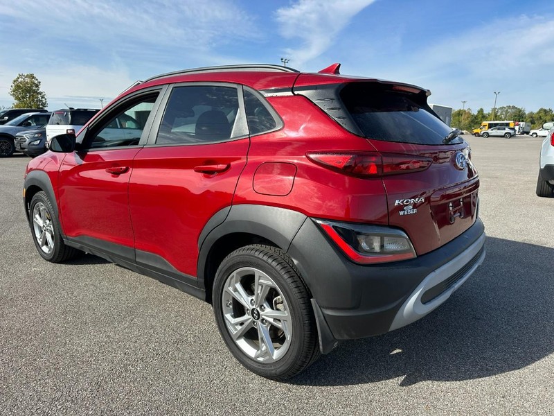 Hyundai Kona Vehicle Full-screen Gallery Image 3