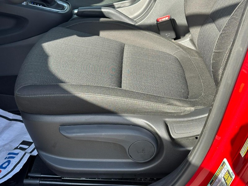 Hyundai Kona Vehicle Full-screen Gallery Image 16