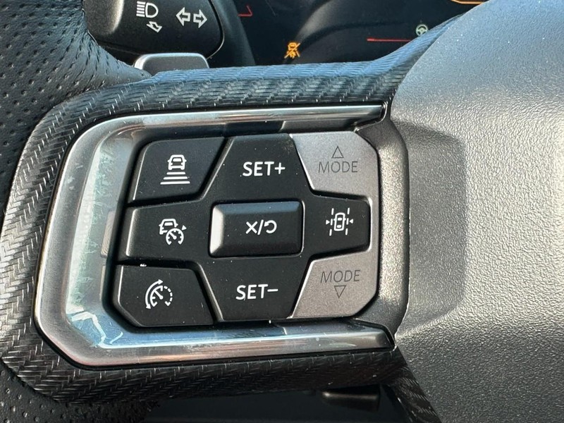 Ford Mustang Vehicle Full-screen Gallery Image 10