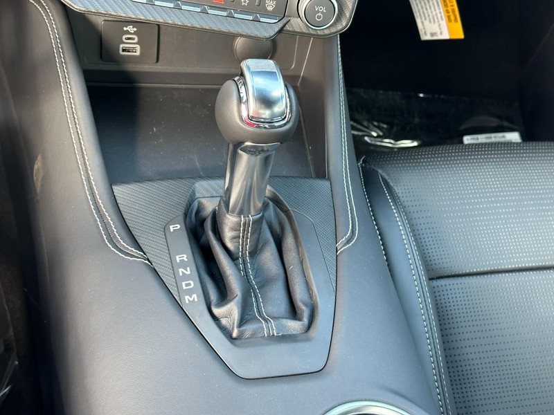 Ford Mustang Vehicle Full-screen Gallery Image 15