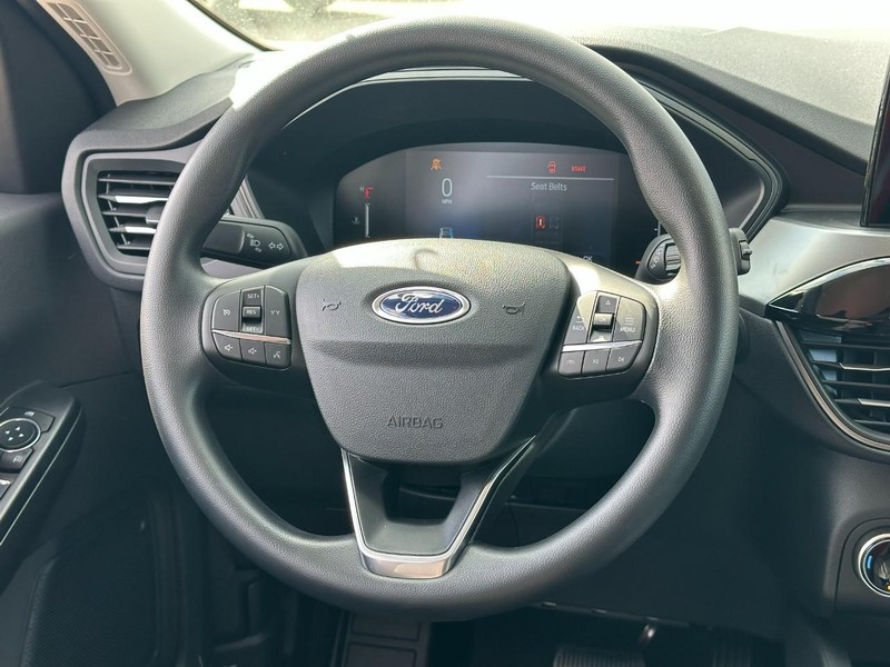 Ford Escape Vehicle Full-screen Gallery Image 6