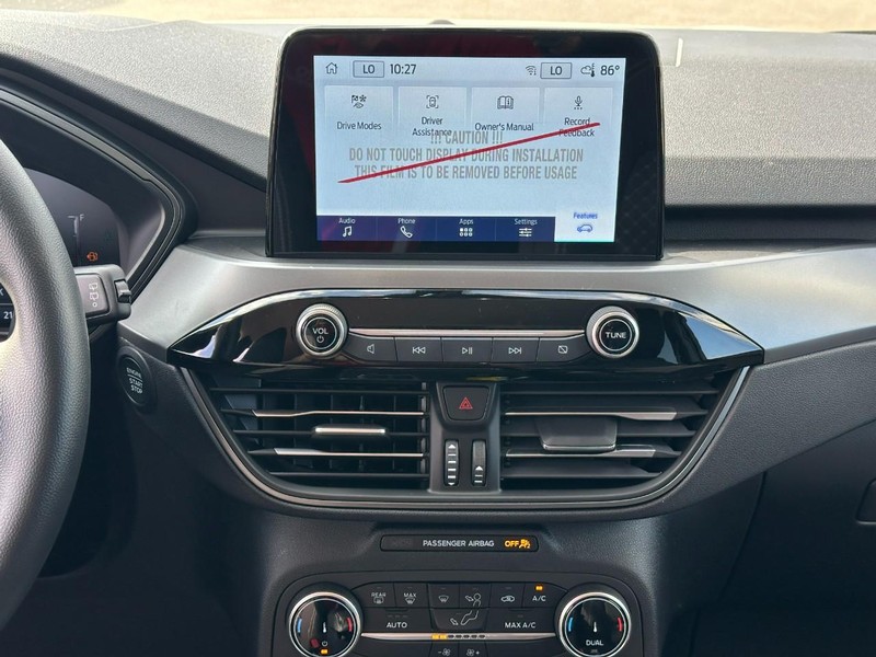 Ford Escape Vehicle Full-screen Gallery Image 7