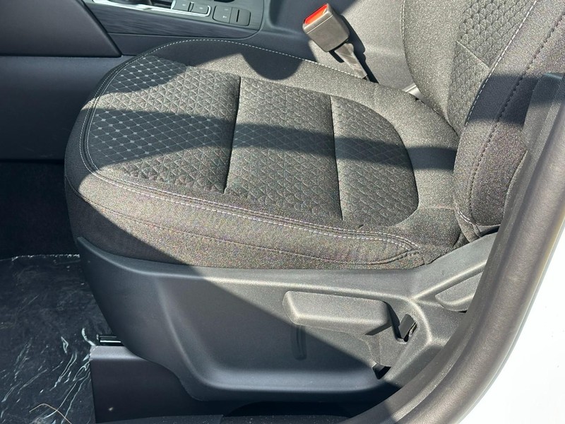 Ford Escape Vehicle Full-screen Gallery Image 9