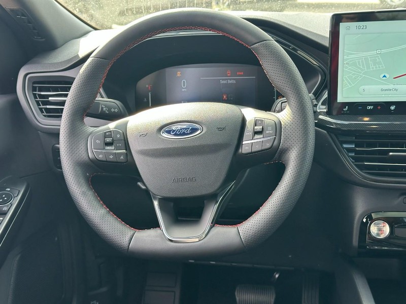 Ford Escape Vehicle Full-screen Gallery Image 7