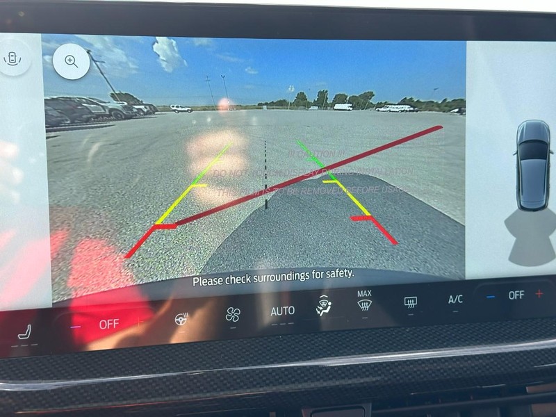 Ford Escape Vehicle Full-screen Gallery Image 15