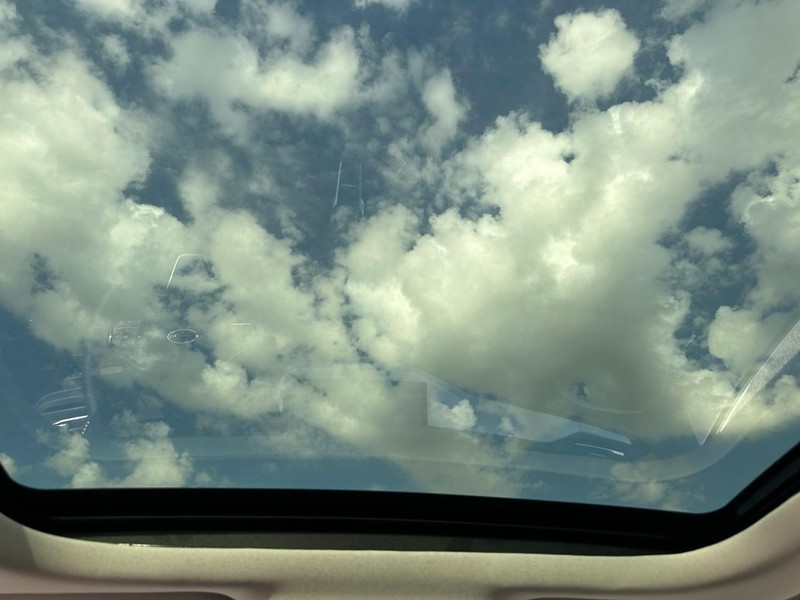 Ford Escape Vehicle Full-screen Gallery Image 5