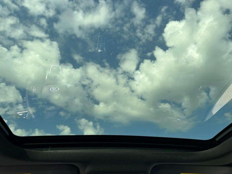 Ford Escape Vehicle Full-screen Gallery Image 5