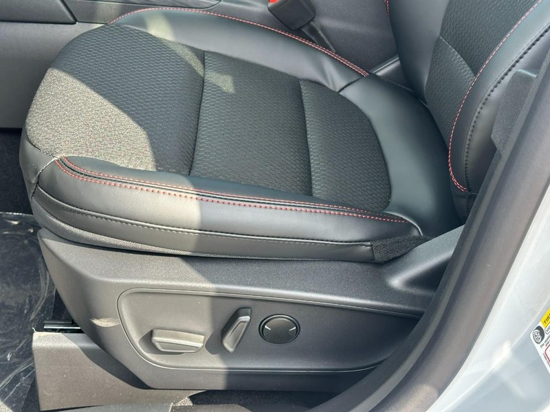 Ford Escape Vehicle Full-screen Gallery Image 11