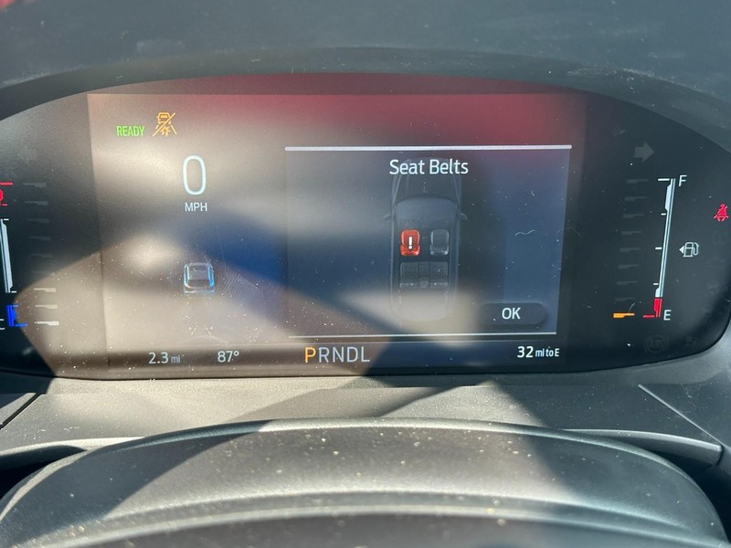 Ford Escape Vehicle Full-screen Gallery Image 14