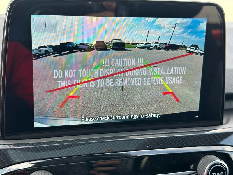 Ford Escape Vehicle Full-screen Gallery Image 16