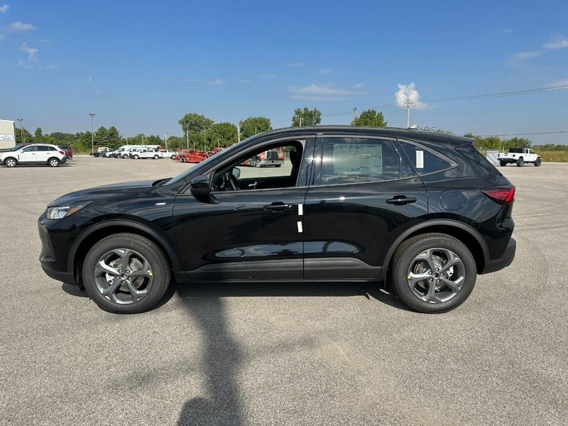 Ford Escape Vehicle Full-screen Gallery Image 2