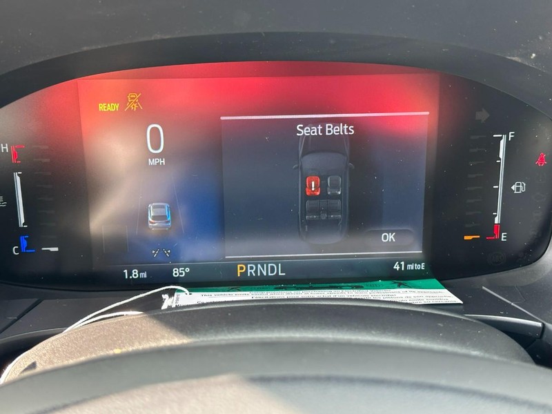 Ford Escape Vehicle Full-screen Gallery Image 12