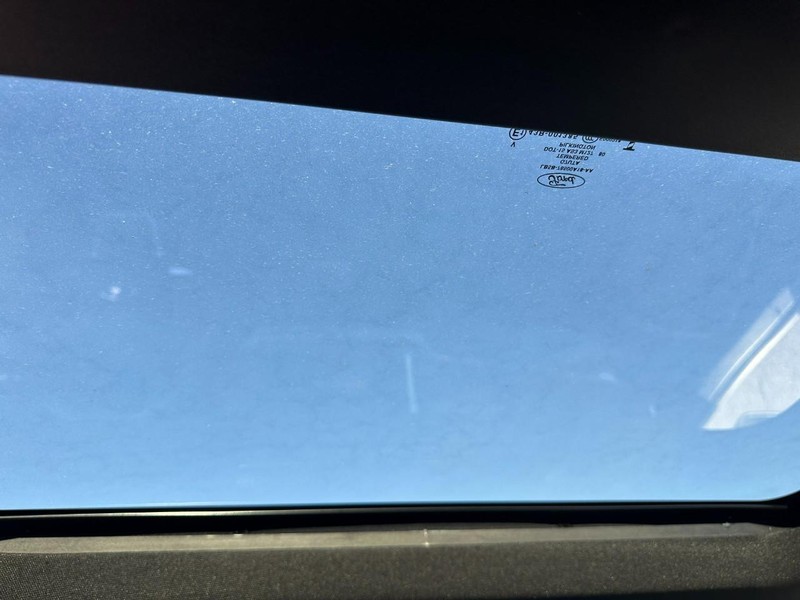 Ford Explorer Vehicle Full-screen Gallery Image 7