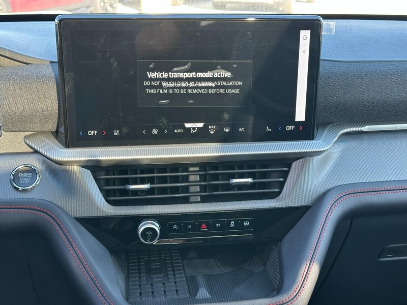 Ford Explorer Vehicle Full-screen Gallery Image 9