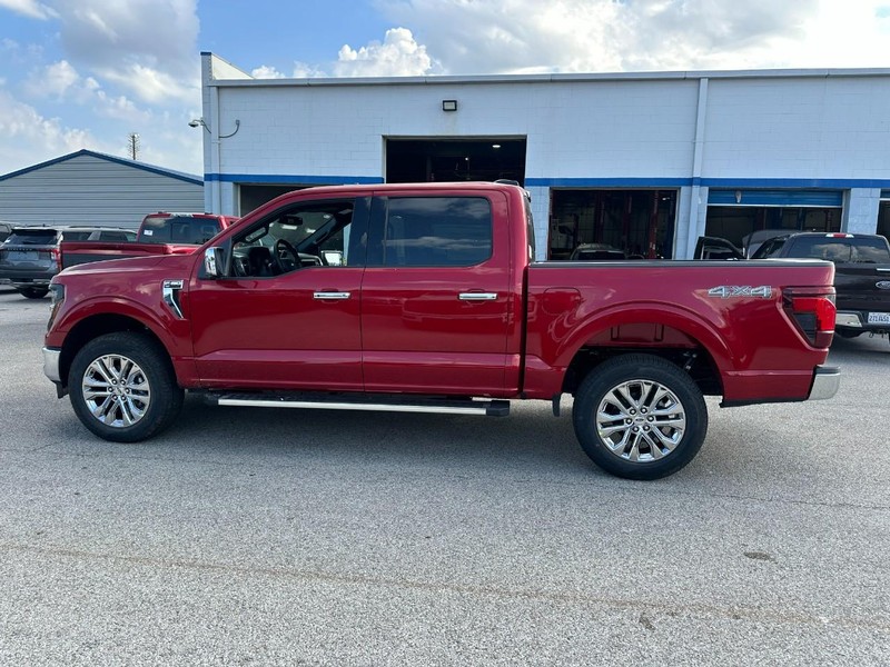 Ford F-150 Vehicle Full-screen Gallery Image 2