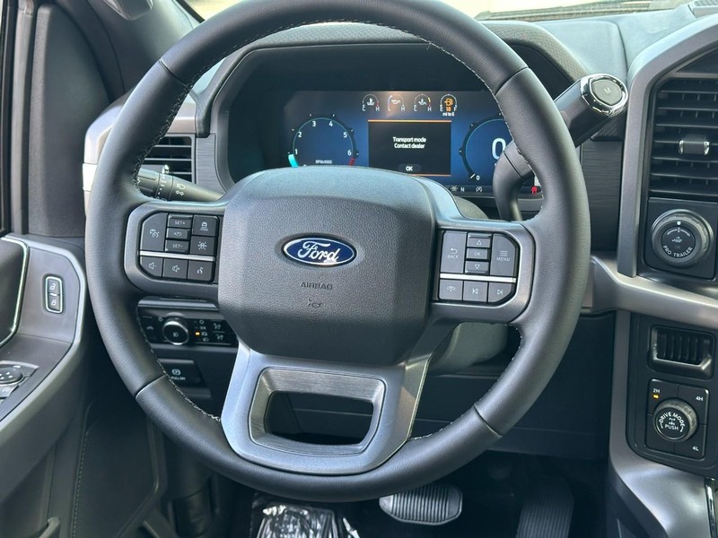 Ford F-150 Vehicle Full-screen Gallery Image 6