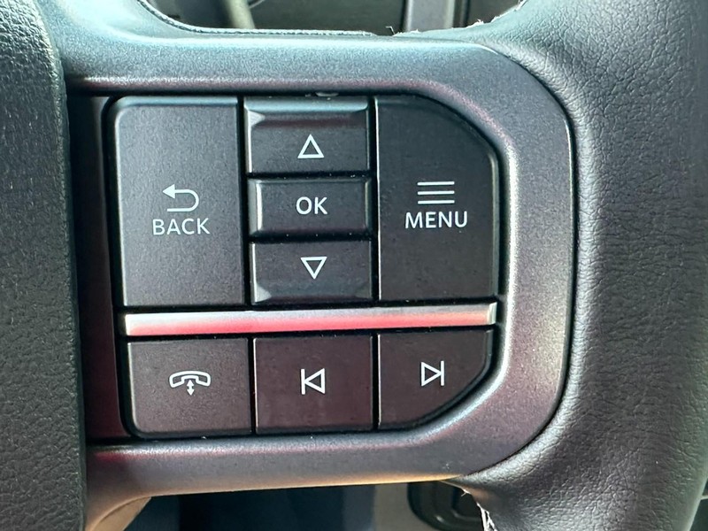 Ford F-150 Vehicle Full-screen Gallery Image 12