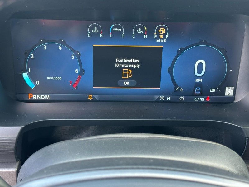 Ford F-150 Vehicle Full-screen Gallery Image 13