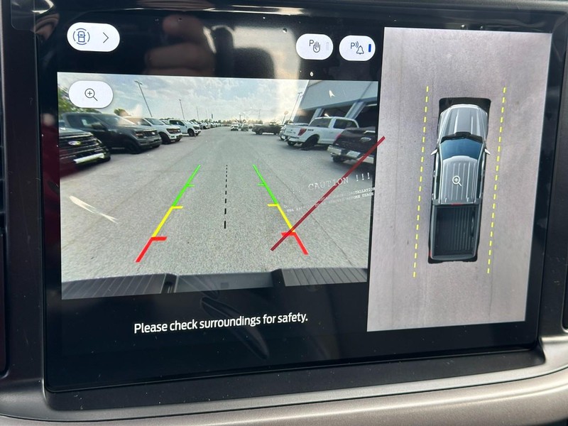 Ford F-150 Vehicle Full-screen Gallery Image 16