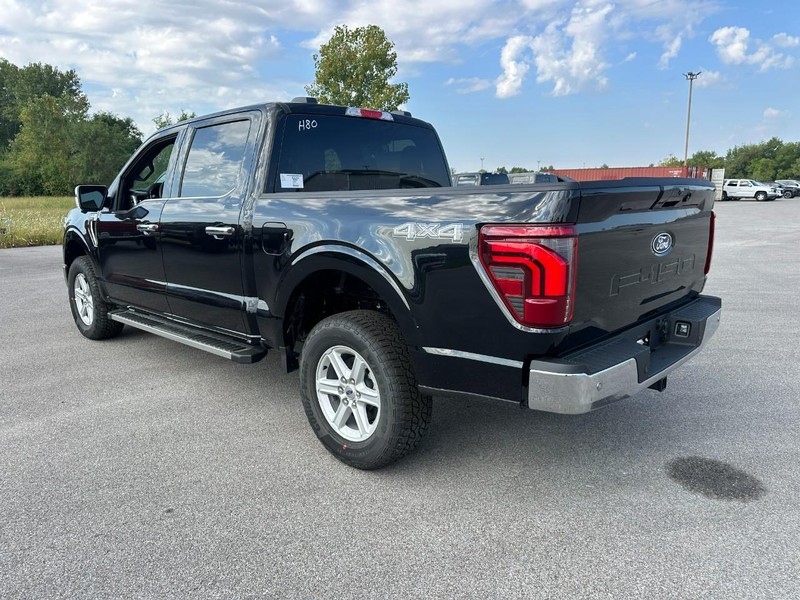 Ford F-150 Vehicle Full-screen Gallery Image 3