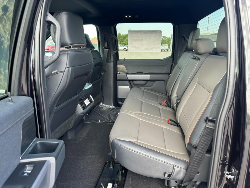 Ford F-150 Vehicle Full-screen Gallery Image 4