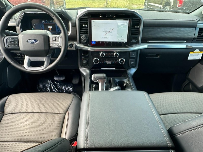 Ford F-150 Vehicle Full-screen Gallery Image 5