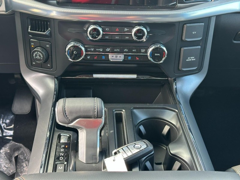 Ford F-150 Vehicle Full-screen Gallery Image 8