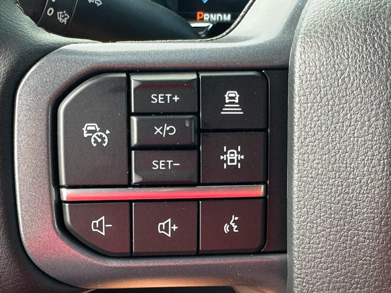 Ford F-150 Vehicle Full-screen Gallery Image 12