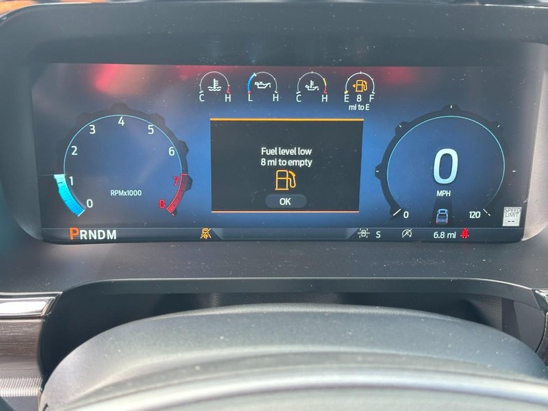 Ford F-150 Vehicle Full-screen Gallery Image 14