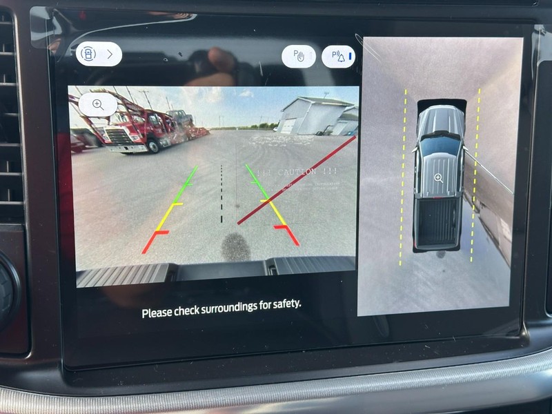 Ford F-150 Vehicle Full-screen Gallery Image 17