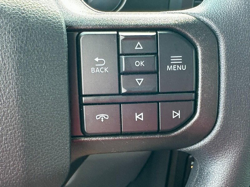 Ford Super Duty F-250 SRW Vehicle Full-screen Gallery Image 12