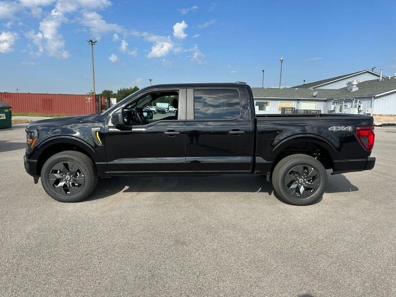 Ford F-150 Vehicle Full-screen Gallery Image 2