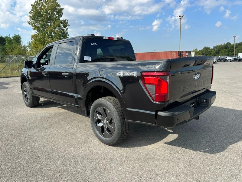 Ford F-150 Vehicle Full-screen Gallery Image 3