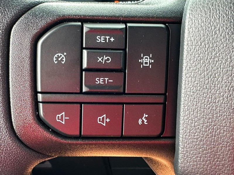 Ford F-150 Vehicle Full-screen Gallery Image 11