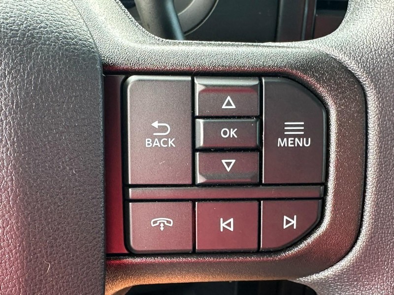 Ford F-150 Vehicle Full-screen Gallery Image 12