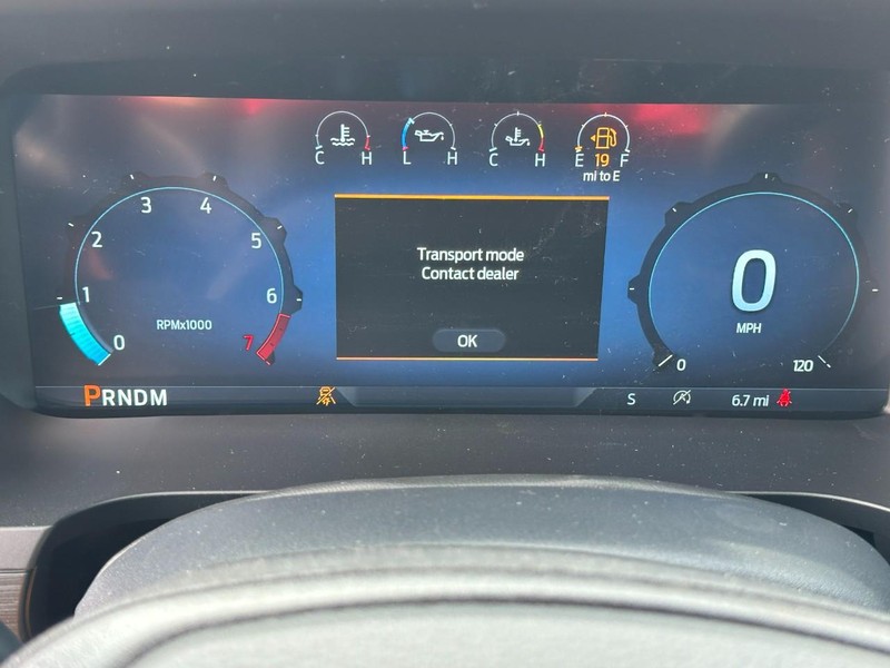 Ford F-150 Vehicle Full-screen Gallery Image 13