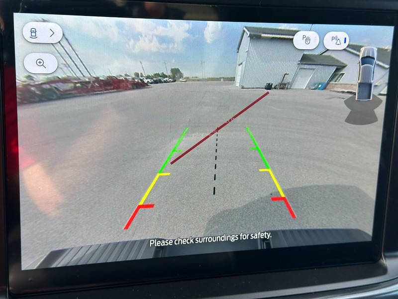 Ford F-150 Vehicle Full-screen Gallery Image 14