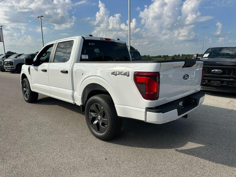 Ford F-150 Vehicle Full-screen Gallery Image 3