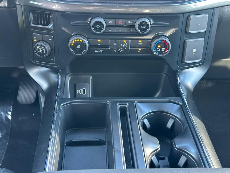 Ford F-150 Vehicle Full-screen Gallery Image 8