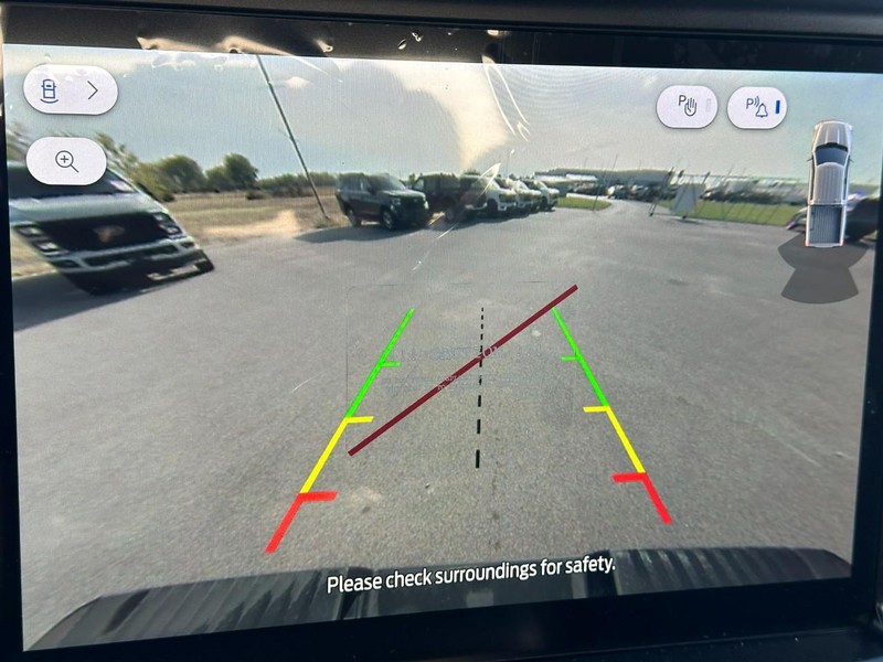 Ford F-150 Vehicle Full-screen Gallery Image 13