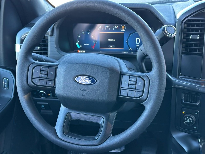 Ford F-150 Vehicle Full-screen Gallery Image 6