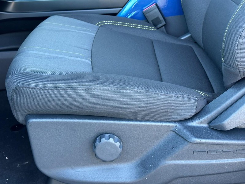 Ford F-150 Vehicle Full-screen Gallery Image 10