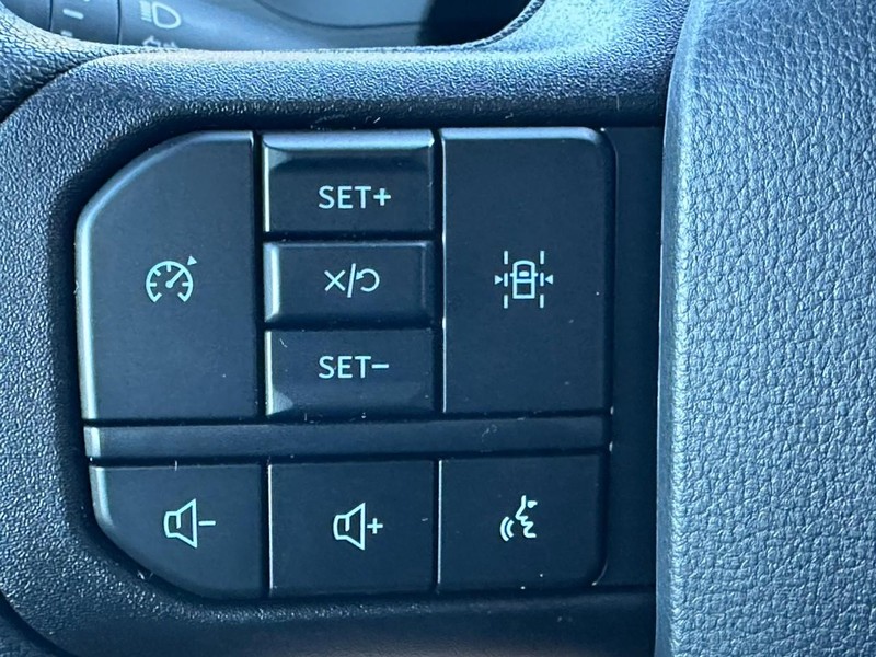 Ford F-150 Vehicle Full-screen Gallery Image 11