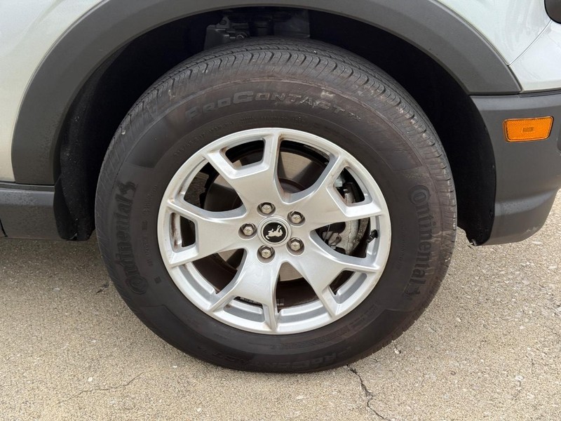 Ford Bronco Sport Vehicle Full-screen Gallery Image 6