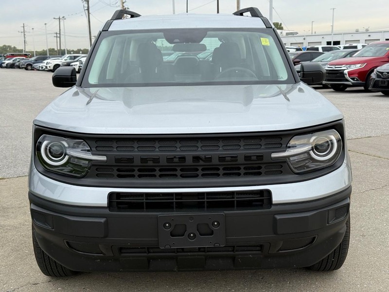 Ford Bronco Sport Vehicle Full-screen Gallery Image 8