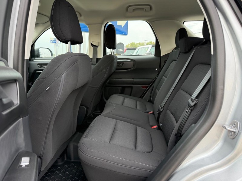 Ford Bronco Sport Vehicle Full-screen Gallery Image 9