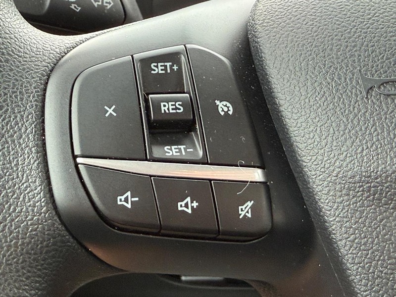 Ford Bronco Sport Vehicle Full-screen Gallery Image 12