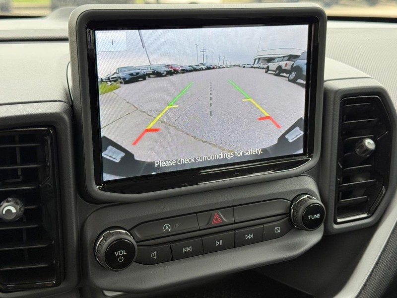 Ford Bronco Sport Vehicle Full-screen Gallery Image 15