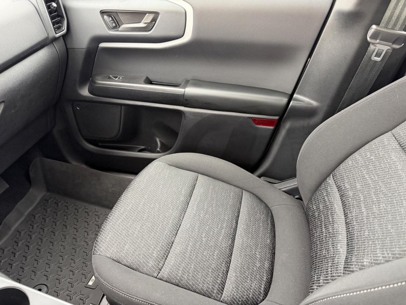 Ford Bronco Sport Vehicle Full-screen Gallery Image 18