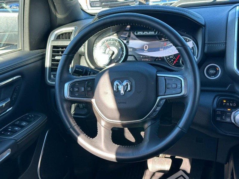 Ram 1500 Vehicle Full-screen Gallery Image 12